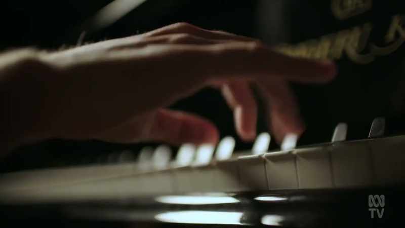 And send different parts (PLAYS MULTIPLE NOTES RAPIDLY)