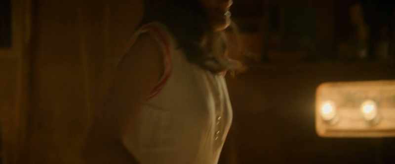 And he surrounds and pins her