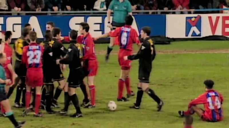 And the referee is coming over