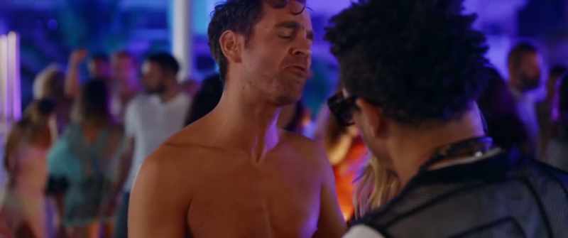 And what I'm after him? Do not move from here, bring a drink! Not a step!