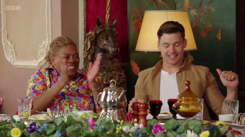 And with the final vote... Arie?