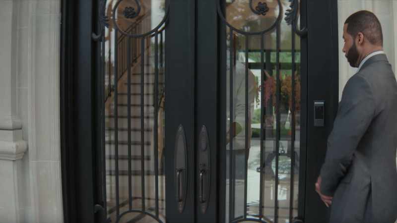 (Andre sniffles) (door squeaks)
