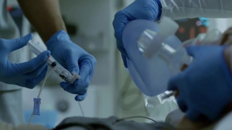 [anesthesiologist] Giving succinylcholine now