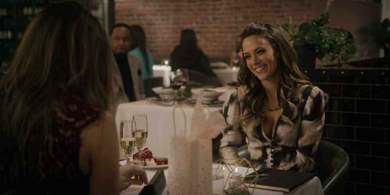 [Anna] Hey, what do you think about that waitress over there?