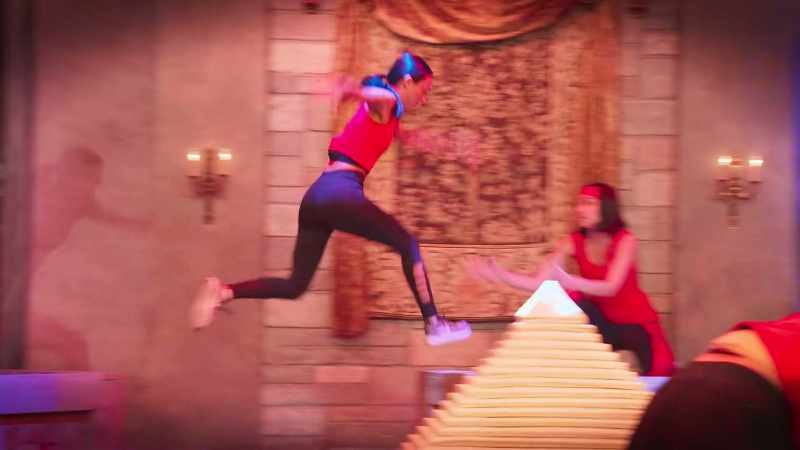 Anna hot-foots it with an arabesque