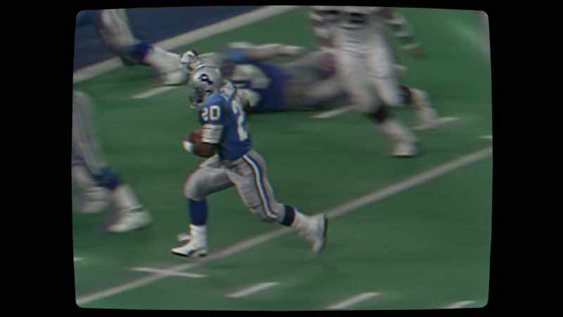[announcer 2] From the end zone