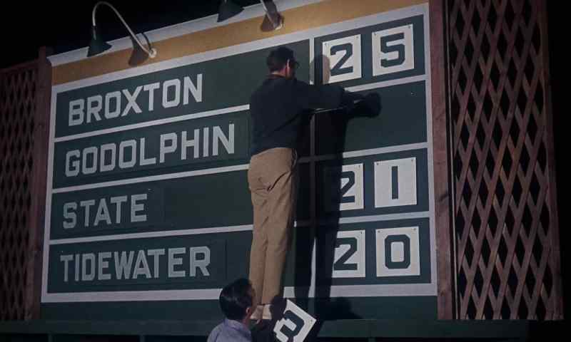 ANNOUNCER: 72 feet, three inches