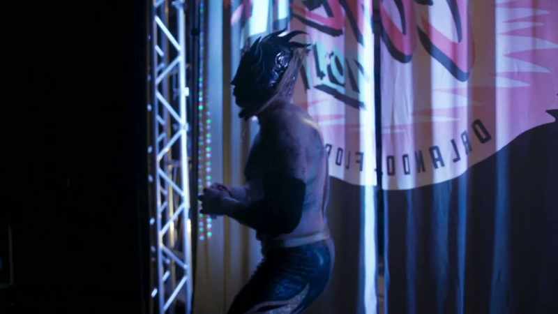 ANNOUNCER: Introducing first, Rey Fénix!