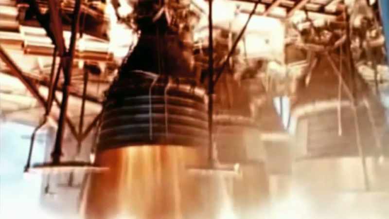 Announcer: Loud and hot, my rocket