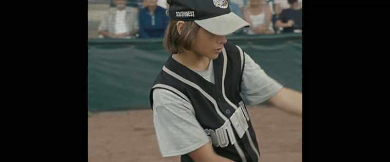 [announcer] Number 20, Robert Ratliff is on first base
