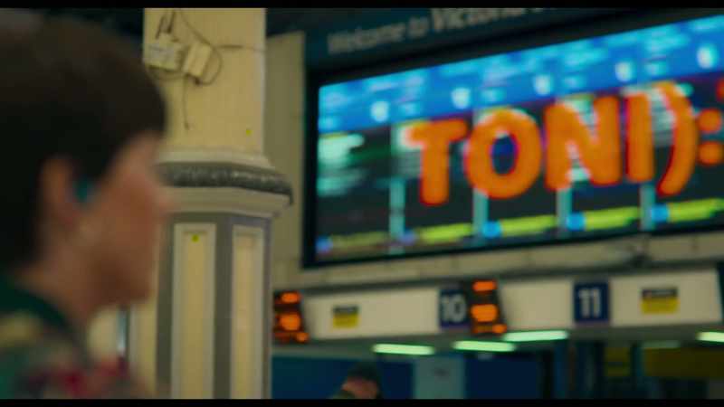[announcer on Tannoy 2] Passengers are reminded that
