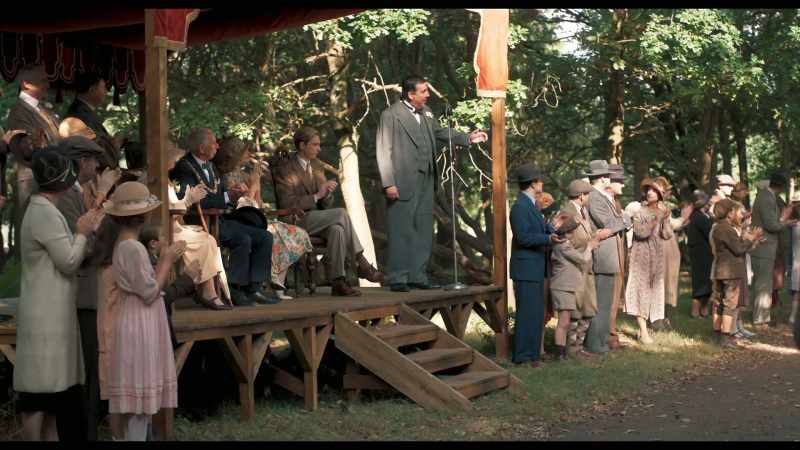 ANNOUNCER: People of Ashdown