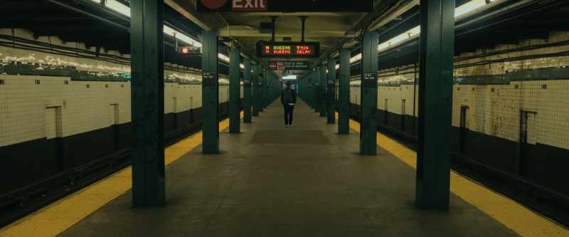 [announcer] Please stand away from the platform edge