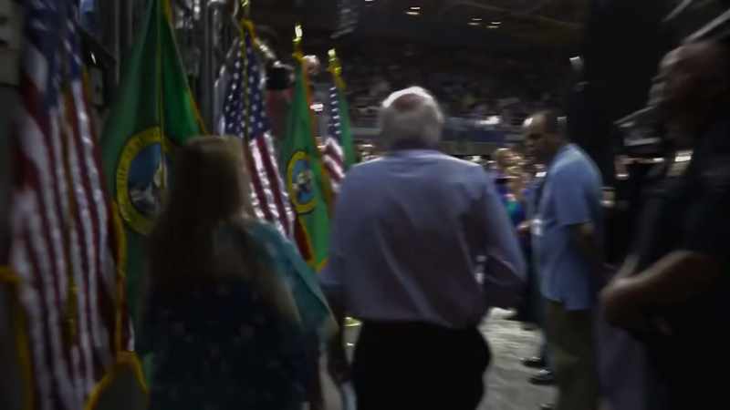 [Announcer] Senator Bernie Sanders!