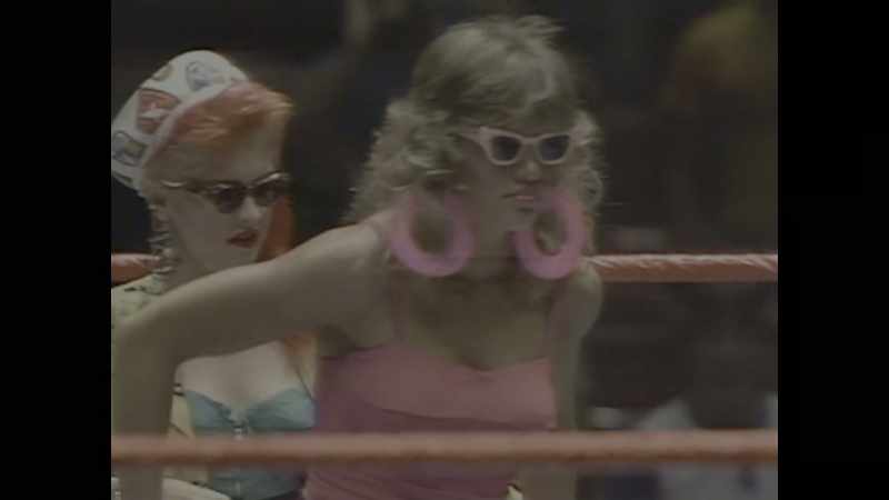 [announcer] This crowd is on their feet!