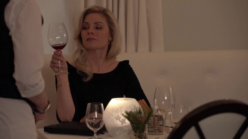 Another glass of wine, ma'am?