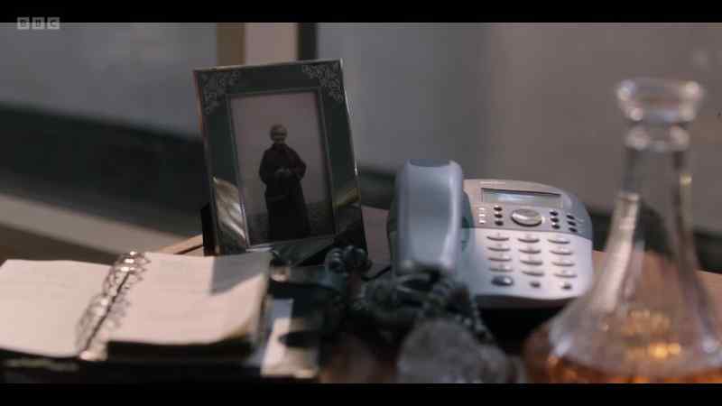 ANSWERING MACHINE BEEPS