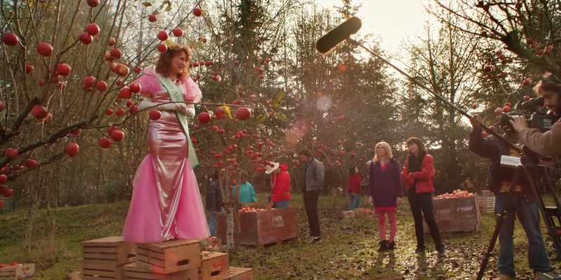 Apple picking season is once again in full bloom here in Washington State