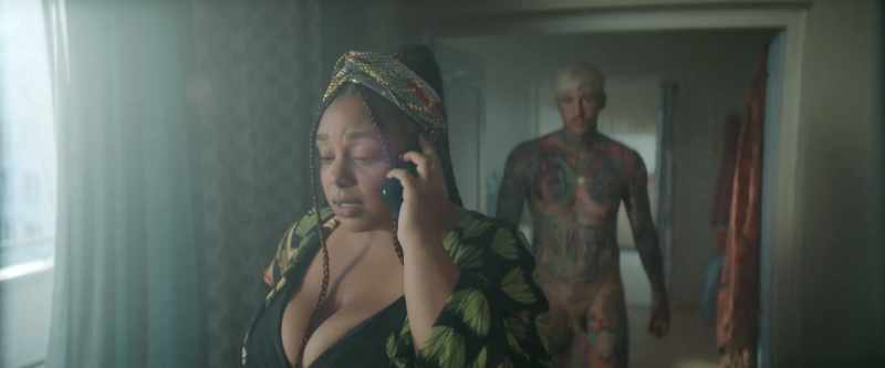 Are you in? -No, Sara. I'll get a sack