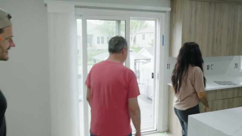 Are you ready to put in some back splash? -[Marty] Yeah, I am, I am