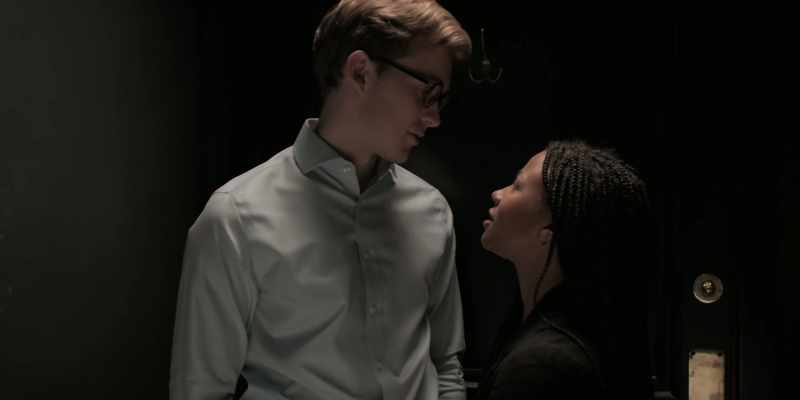 Are those prescription glasses?