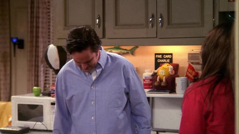 Aren't you dressed yet? -Am I naked again?