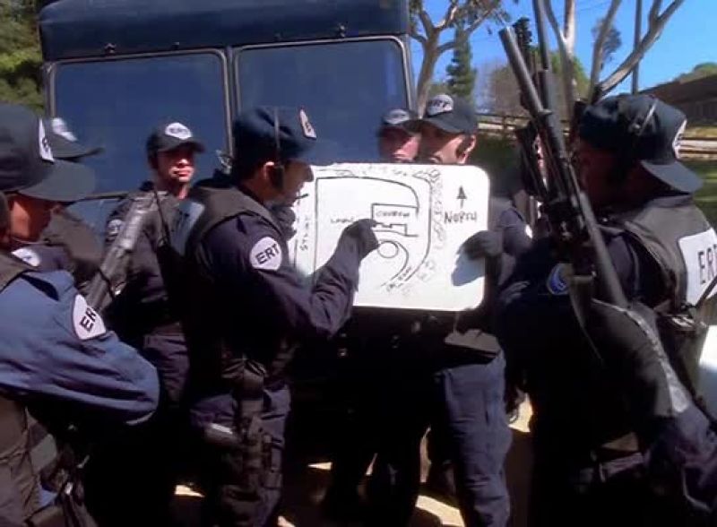 Arrest Team Two, take the three-four corner