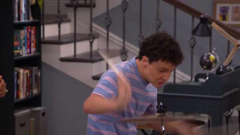 [arrhythmic drumming]