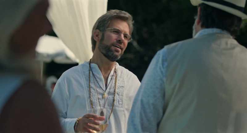 Arthur, tómate una copa. ¡Es una fiesta!