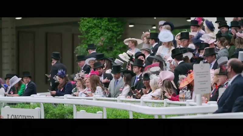 As you can see, all the crowd have packed around the paddock