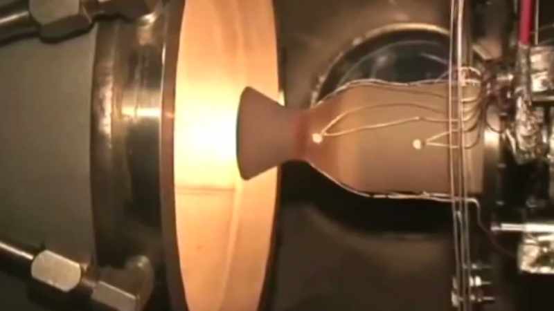 As you can see, the flame emitted from the engine is clearly visible
