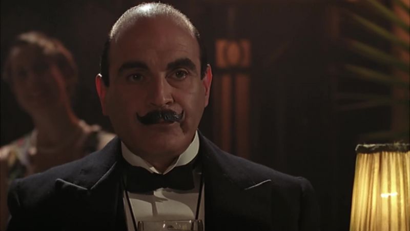 [As Poirot] Ah! Regarde