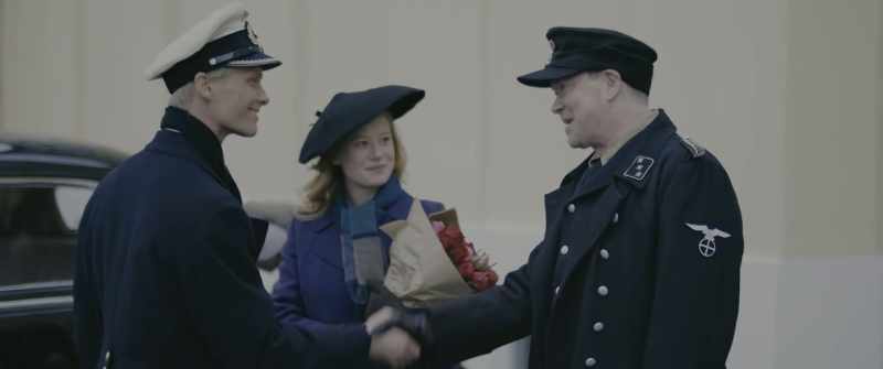 Asle, what a nice surprise. - Hello, Lieutenant Commander Lismal
