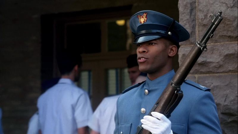At ease, soldier. - Can't leave my post, sir