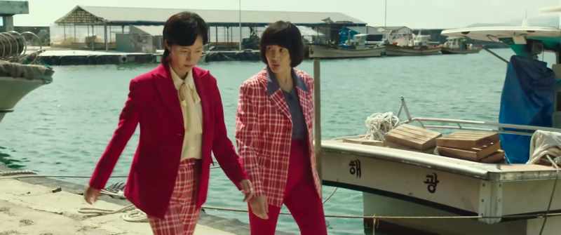 At least Jin-gu's got a dad. That poor kid's alone