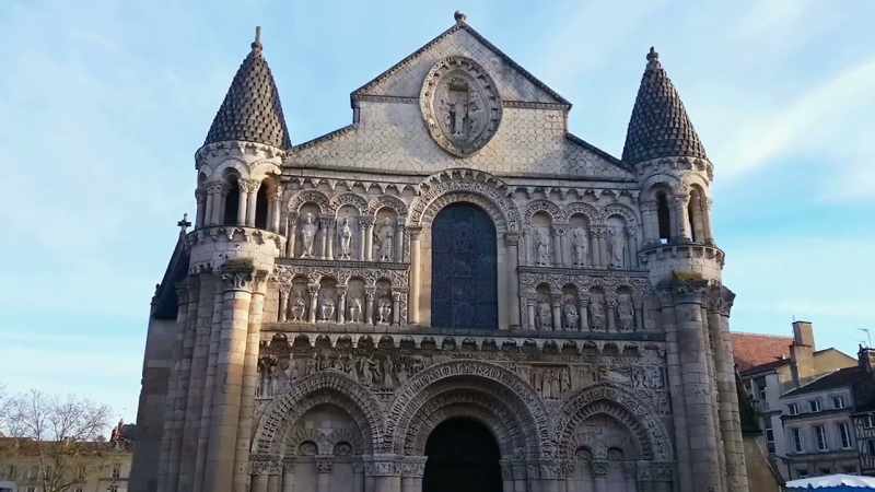 At this time, most churches had conventional rounded arches