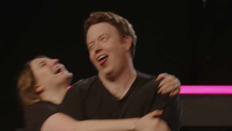 (audience cheering)