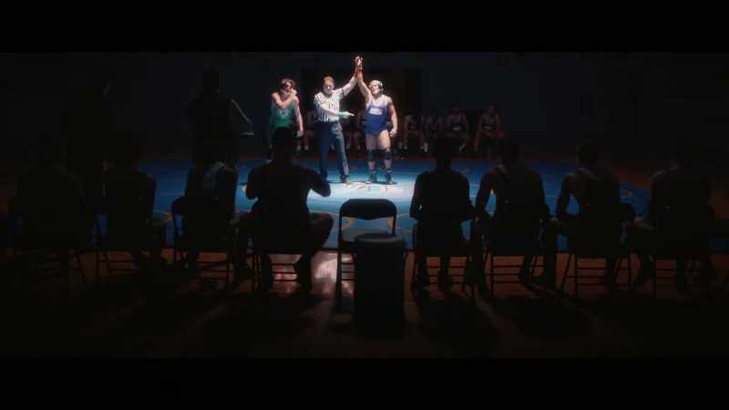 (audience cheering)