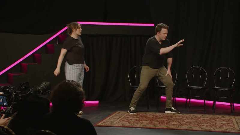 (audience laughing)