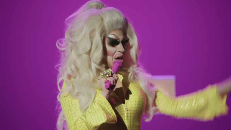 [audience laughing]