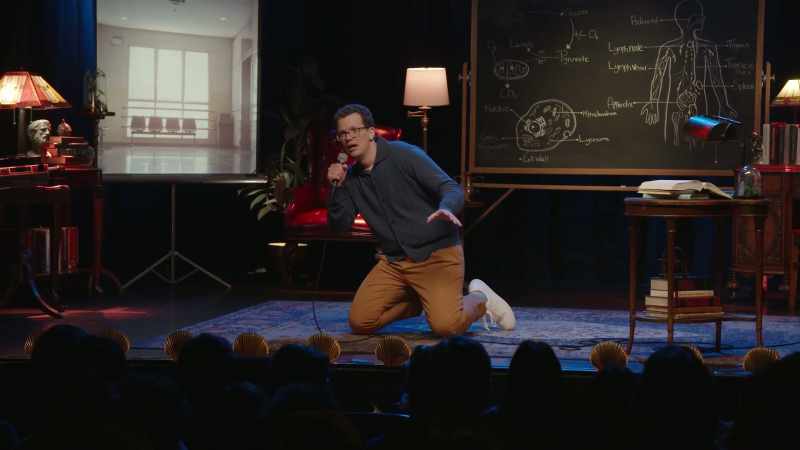 (audience laughing)