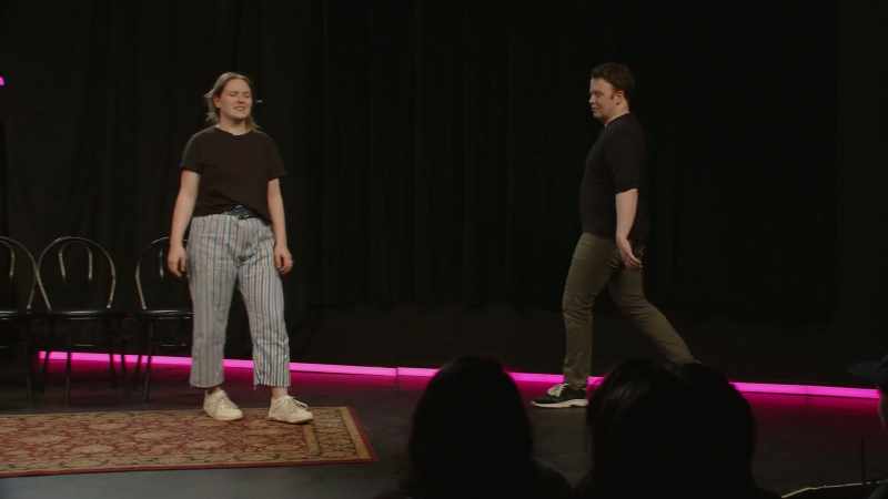 (audience laughing)
