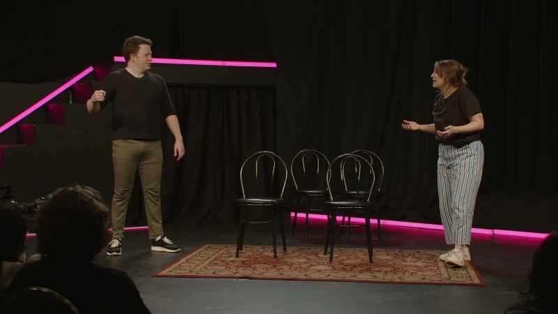 (audience laughing)