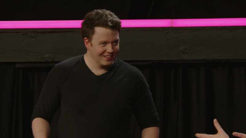 (audience laughing)