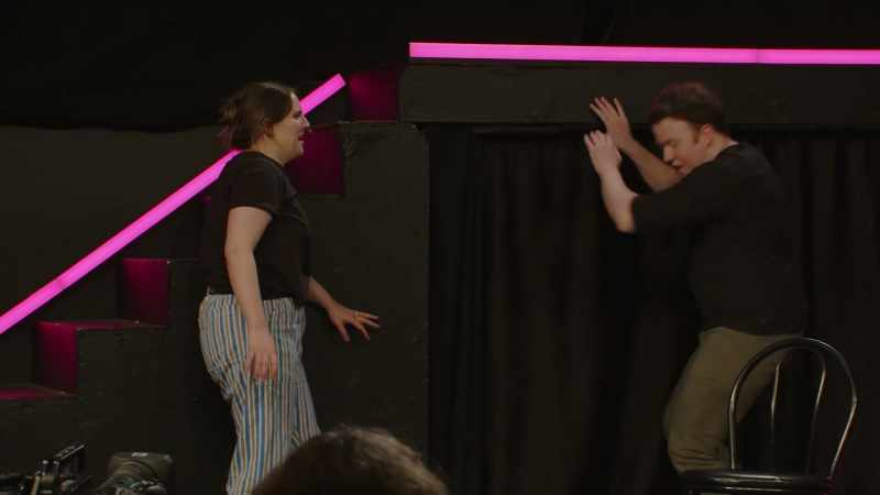 (audience laughing)