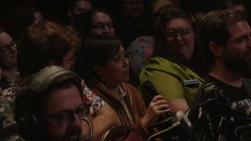 (audience laughing)