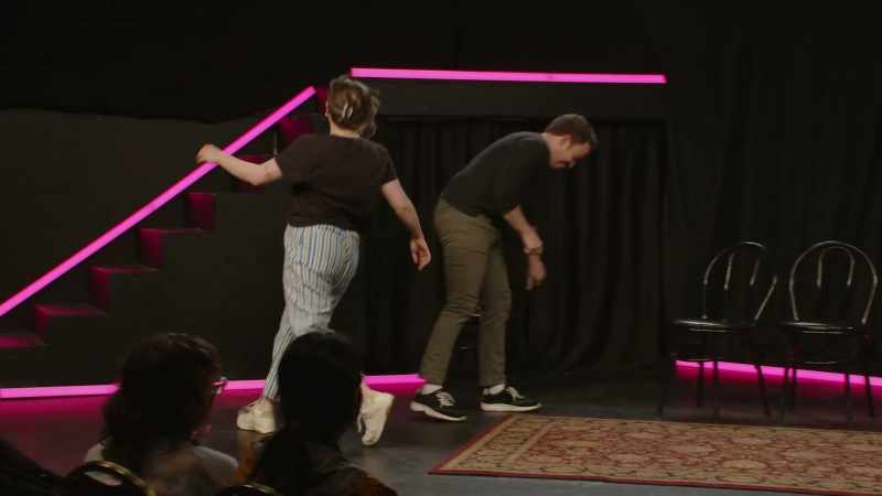 (audience laughing)