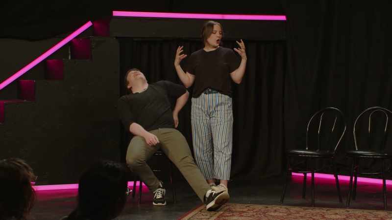 (audience laughing)