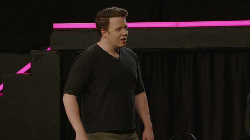 (audience laughing)