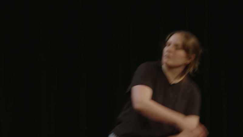 (audience laughing)